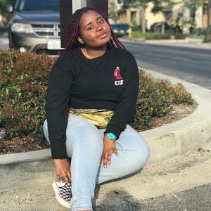 Meet your Posher, Denise